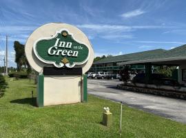 Inn On The Green Florida, hotel v destinaci Tavares
