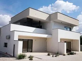 Three Diamonds Residence