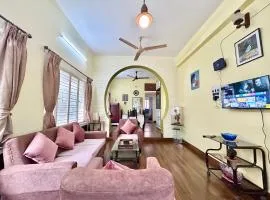 Retro Style 2BHK near Salt Lake Sector 5 Metro Station
