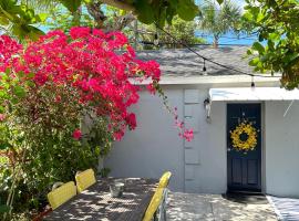 Salthaus West Palm Beach - saltwater pool & spa coming December 2025!, hotel em West Palm Beach