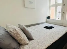 Cosy bedroom by the city centre