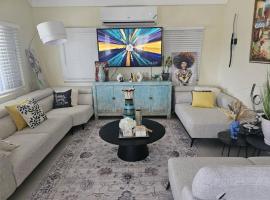 Choose To Be Happy at The Crest Richmond Estates Villa #984 3-BR w Pool, Hotel in Richmond