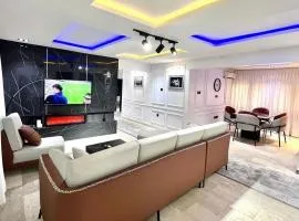 Luxurious 3 Bedroom Deluxe Suite Located At Maitama