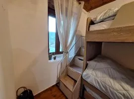 Gold King Apartment