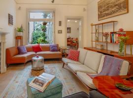 Casa Chapulín-Mexican Eclectic Home in Roma Norte, villa in Mexico City