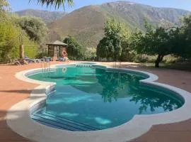 Cortijo Pago y Benisalte- a Stylish villa set within beautiful mountain views
