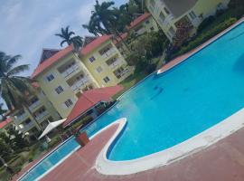 Mystic ridge hotel karina villa, hotel met hottubs in Ocho Rios