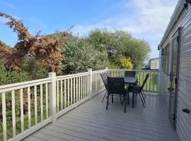 Lovely 8 Berth Caravan Nearby Great Yarmouth At Broadland Sands Ref 20222Bs