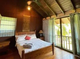Bungalow by The River、Kampong Chabang Pasirのバンガロー