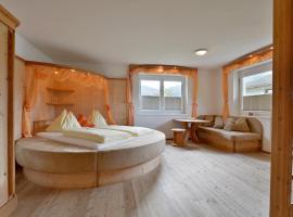 Bed & Breakfast Landhaus Strasser, готель у місті Зелль