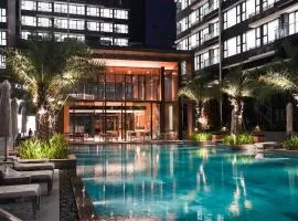 New luxury Saigon River Condo