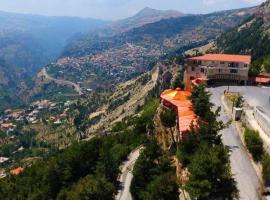 Hotel L'Aiglon, hotel v destinaci Bšarré