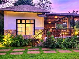 Cozy Cabin Casita Anahaw, chal&eacute; alpino em Indang