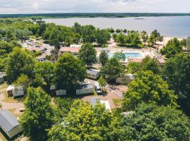 Camping Officiel Siblu Le Pipiou, hotel v destinaci Parentis-en-Born