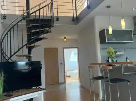 Schicke helle Galeriewohnung