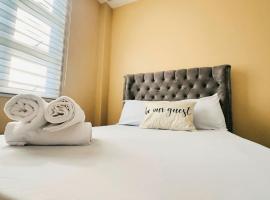 One Bedroom in CazaTara - Modern Villa with Pool, ξενοδοχείο σε Alaminos