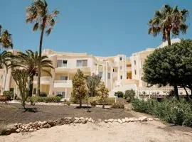 R2 Maryvent Beach Apartments