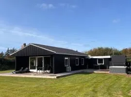 Lovely Newly Renovated Holiday House - 1005