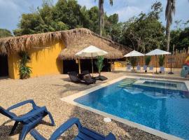 Ecoluxury Villa Yakarta Playa artificial minicine, luxe hotel in Melgar