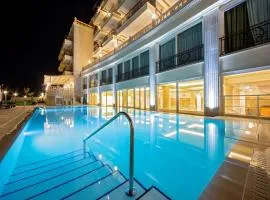 Therma Palace - Free Parking & Private Beach & All inclusive