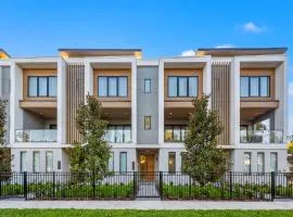 Warm Modern New Construction Townhome in Tampa Heights