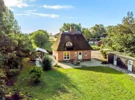 2 Bedroom Cozy Home In Øster Ulslev