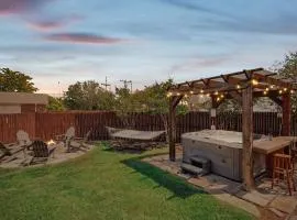 4BR 2BA Home - Hot Tub, Grill & Playground