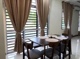 D'Yanaa Homestay