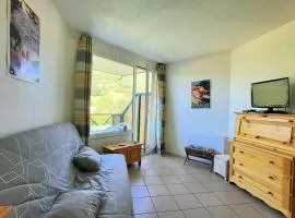 Comfortable 30m balcony and mountain view