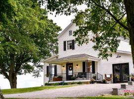 The Bidwell Bungalow, hotel in Amanda