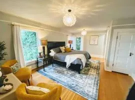 Historical Entertainer 3 Bedroom Townhouse AC PNW