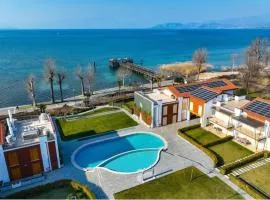 GardalandLuxuryApartment Pool & Free Parking