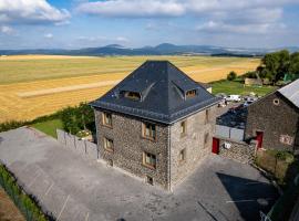 Mein alter Bauernhof Strassburgerhof, hotel con pileta en Welling