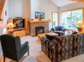 Stone Creek Chalet by Fernie Lodging Company, chal&eacute; alpino em Fernie