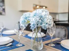 Modern Apt, Free Parking and Best Family Travel