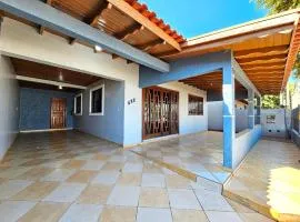 Casa Familiar Espaço Amplo com churrasqueira