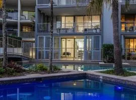 Serene 3 Bedroom Poolside Retreat at Drift