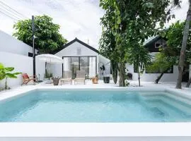 Stunning Pool Villa - In Old Town Chiang Mai Daily Housekeeping