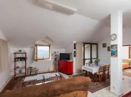 Apartments Kisic - Two-Bedroom Apartment with Balcony and Sea View potkrovlje