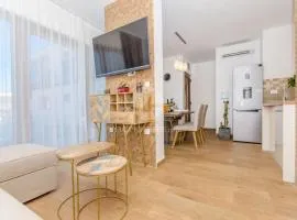 Villa LA-Two Bedroom Apartment with Terrace