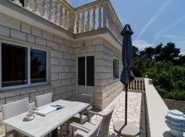 Apartments Villa Dinga -Borak - Comfort Two Bedroom Apartment with Balcony No 6