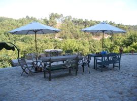 Quinta dos Tres Rios, Bed & Breakfast in Parada de Gonta