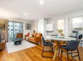 Relaxing 2BR Stay near South Point Tuggeranong - Hosted by Canstay