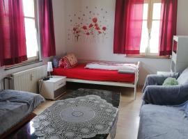 Das rot-weisse Zimmer, Hotel in Altenstadt