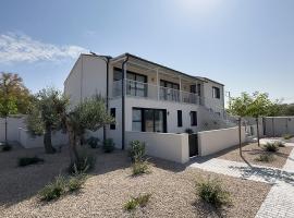 Apartamentos Clotilde, hotel v destinaci Alcañiz