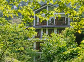 Leela House, near Bavi, Hanoi, Mountain view, Riverside, hotel v destinaci Tien Xuan