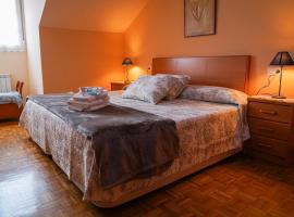Villamarinera Familia, hotel a Sebreño