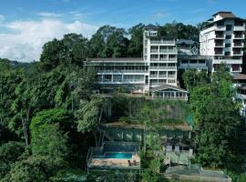 British County Resorts, hotel a Anachal