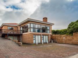 Great White Accommodation, hotel di Kleinbaai