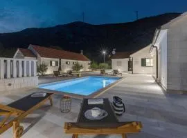 Villa Smokva and Višnja - Resort Moja Stina